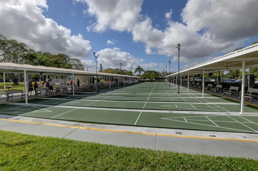 111 Lyndhurst E Deerfield Beach FL 33442