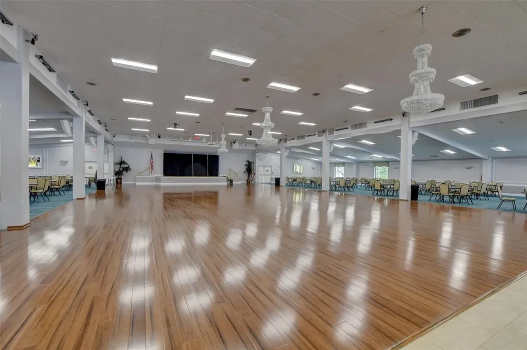 111 Lyndhurst E Deerfield Beach FL 33442