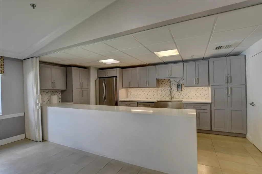111 Lyndhurst E Deerfield Beach FL 33442