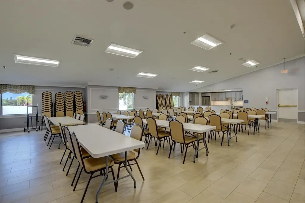 111 Lyndhurst E Deerfield Beach FL 33442