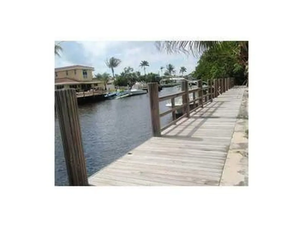 101 SE 6th Avenue Pompano Beach FL 33060