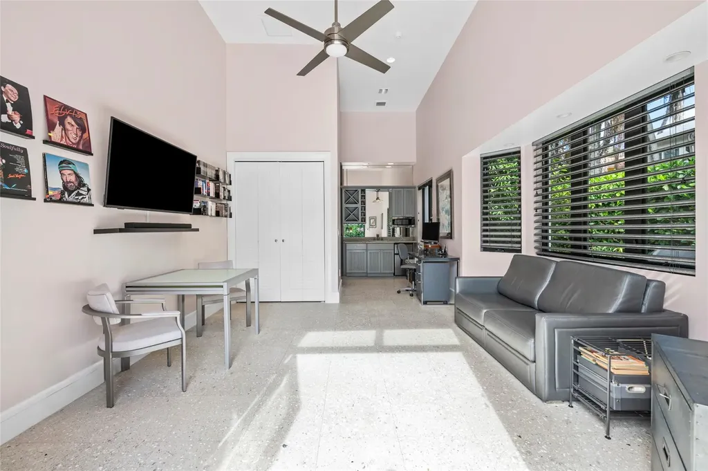 1036 SE 12th Way Fort Lauderdale FL 33316