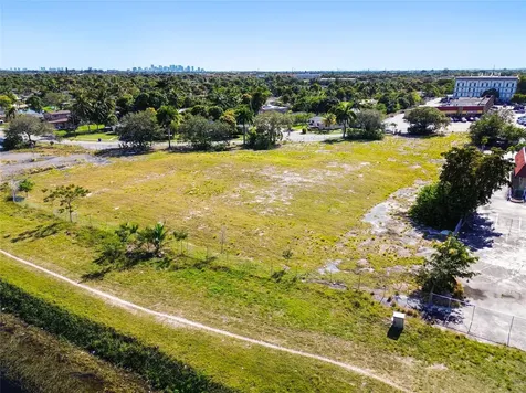 3900 NW 37th Street Lauderdale Lakes FL 33309