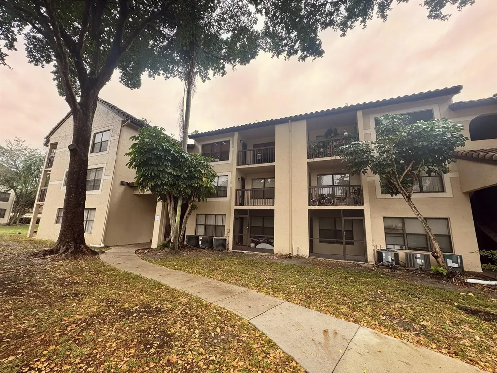 4361 W Mcnab Road Pompano Beach FL 33069