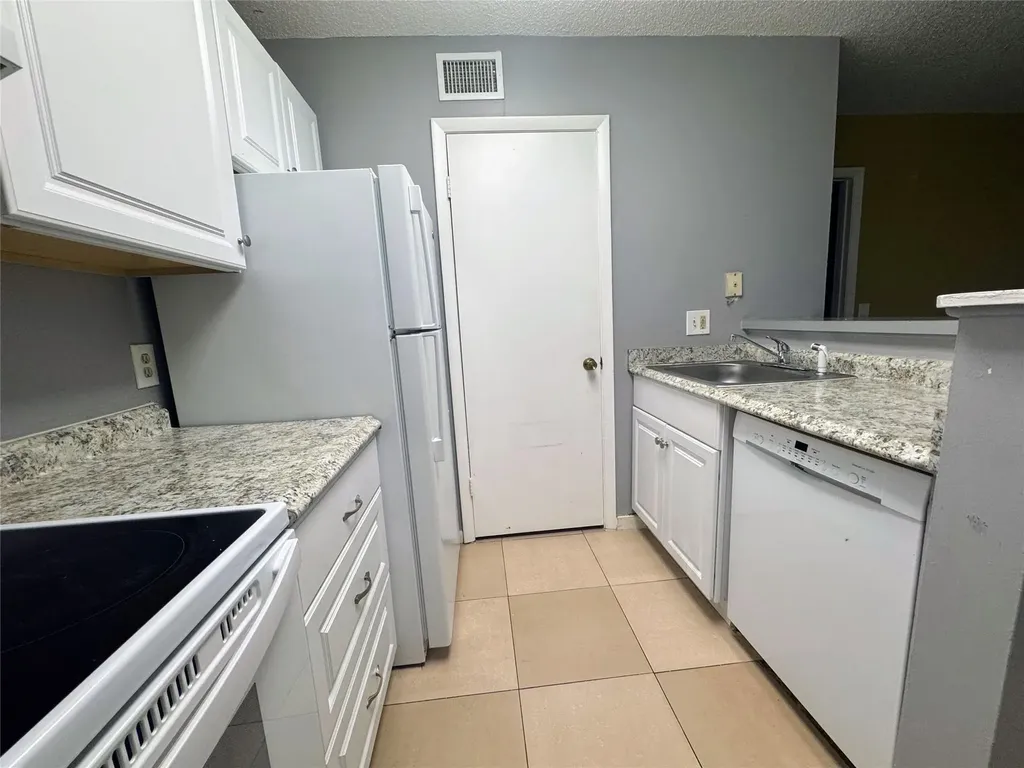4361 W Mcnab Road Pompano Beach FL 33069