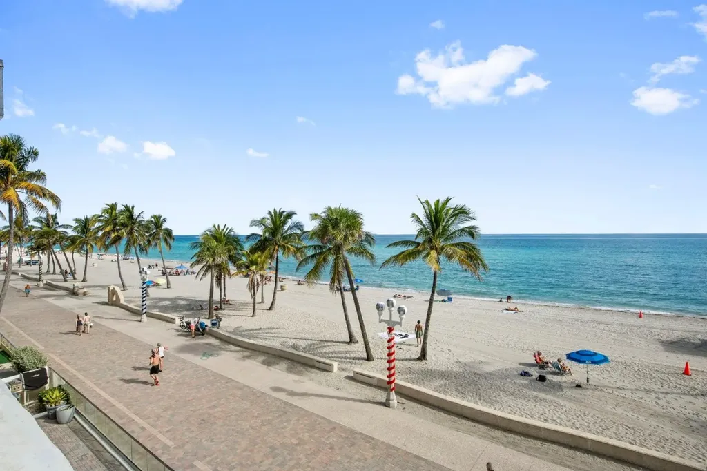2201 N Surf Road Hollywood FL 33019