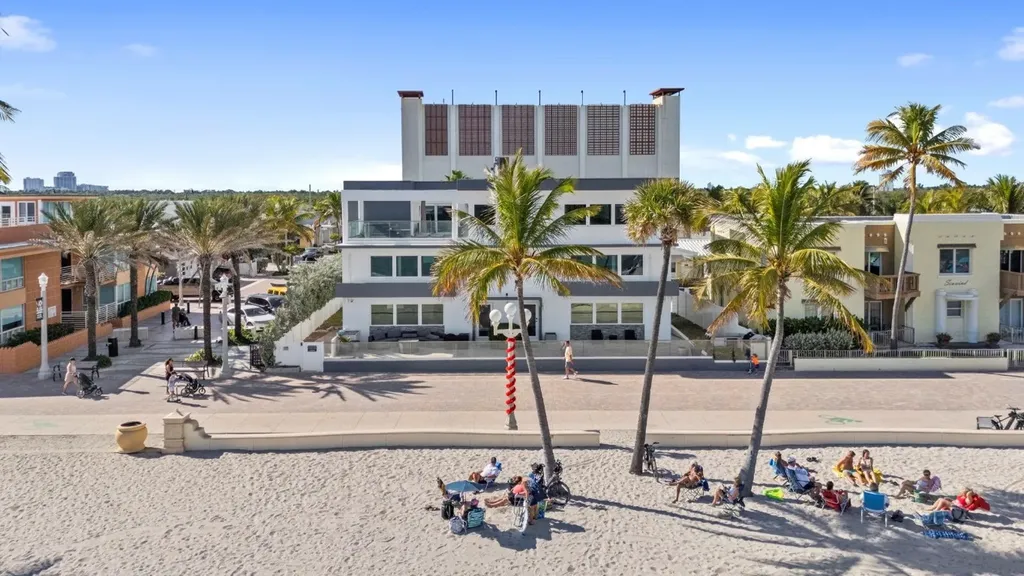 2201 N Surf Road Hollywood FL 33019