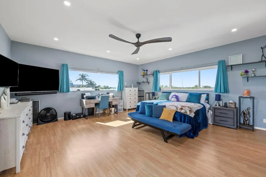 2201 N Surf Road Hollywood FL 33019