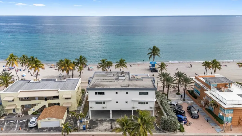 2201 N Surf Road Hollywood FL 33019