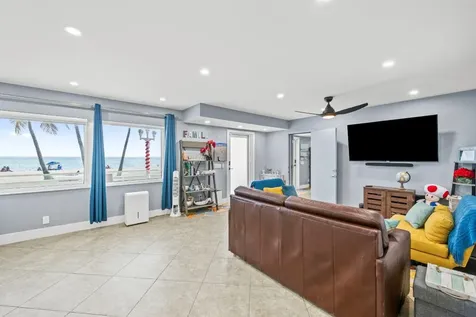 2201 N Surf Road Hollywood FL 33019