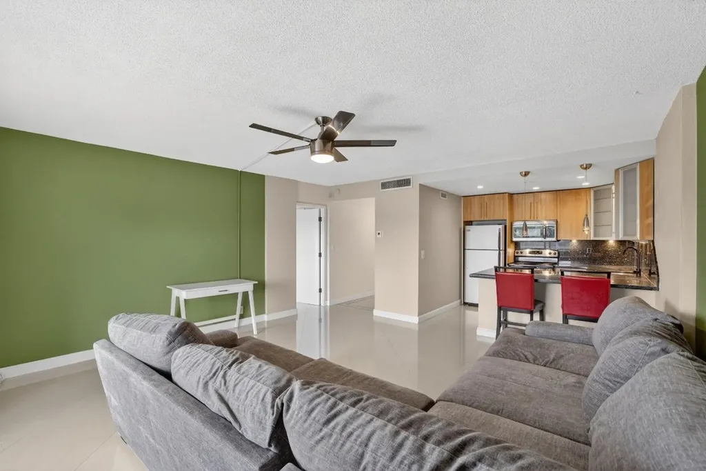 2900 NE 30th Street Fort Lauderdale FL 33306