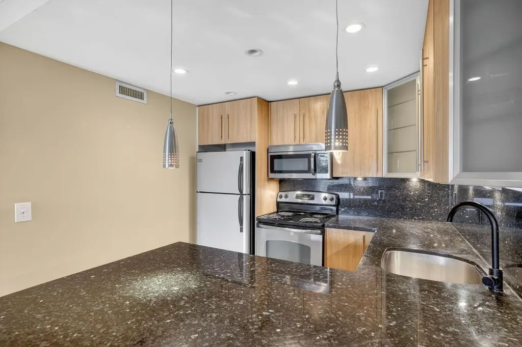 2900 NE 30th Street Fort Lauderdale FL 33306