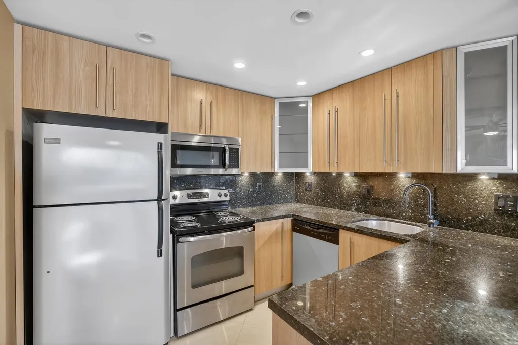2900 NE 30th Street Fort Lauderdale FL 33306