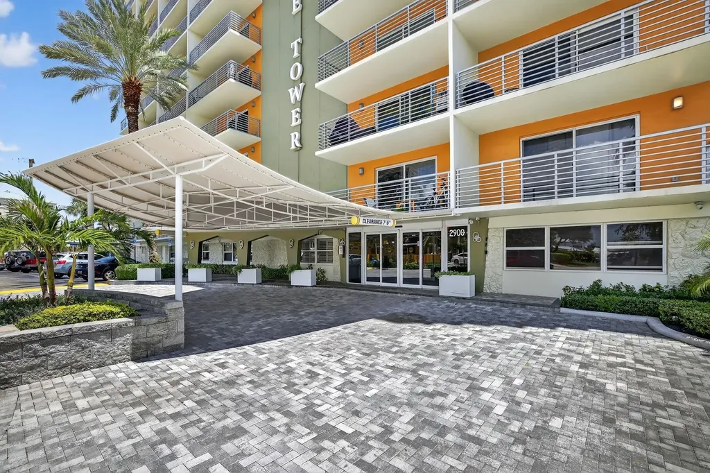 2900 NE 30th Street Fort Lauderdale FL 33306
