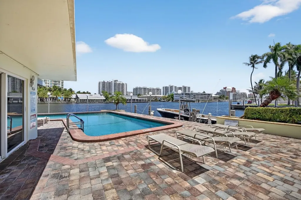 2900 NE 30th Street Fort Lauderdale FL 33306