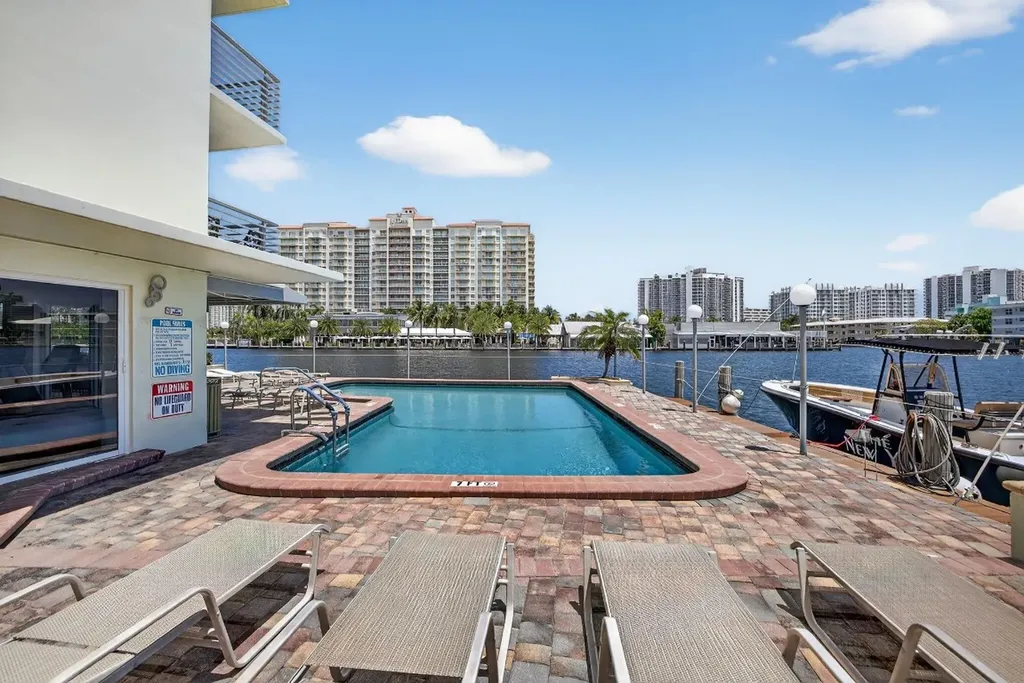 2900 NE 30th Street Fort Lauderdale FL 33306