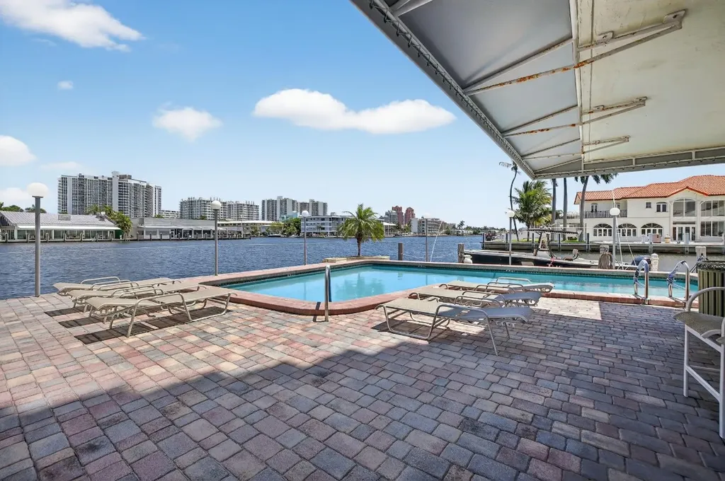 2900 NE 30th Street Fort Lauderdale FL 33306