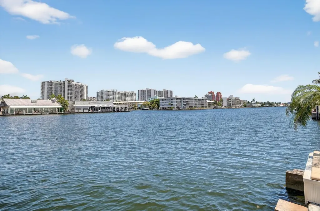 2900 NE 30th Street Fort Lauderdale FL 33306