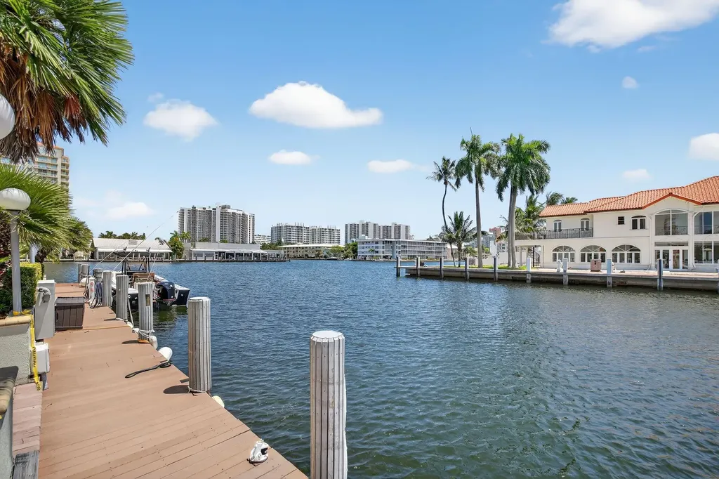 2900 NE 30th Street Fort Lauderdale FL 33306