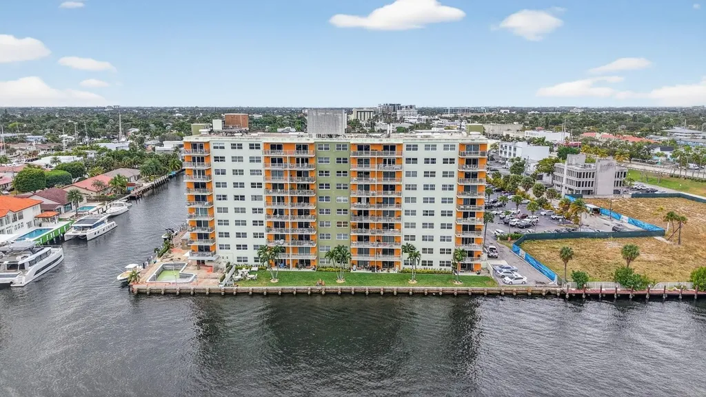 2900 NE 30th Street Fort Lauderdale FL 33306