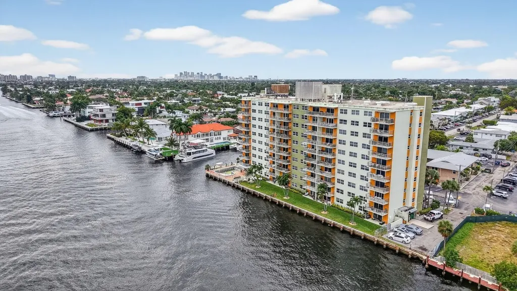 2900 NE 30th Street Fort Lauderdale FL 33306