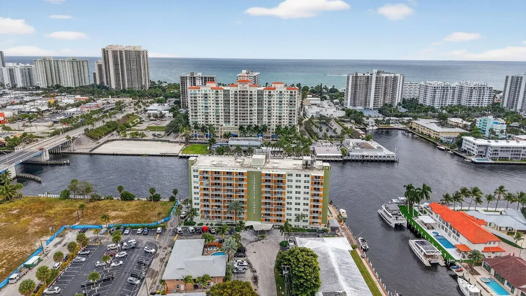 2900 NE 30th Street Fort Lauderdale FL 33306