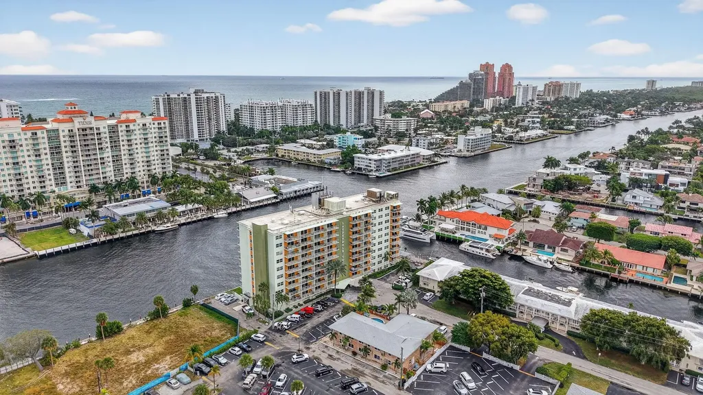 2900 NE 30th Street Fort Lauderdale FL 33306