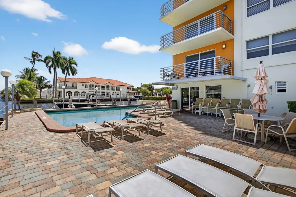 2900 NE 30th Street Fort Lauderdale FL 33306
