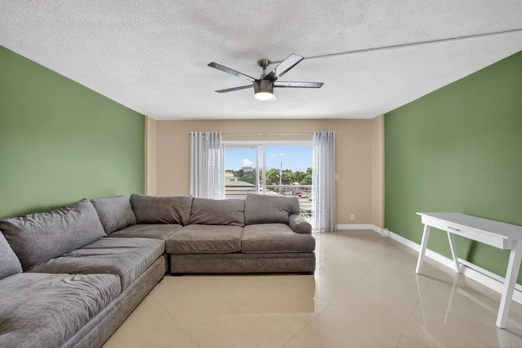 2900 NE 30th Street Fort Lauderdale FL 33306