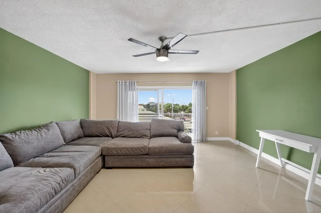 2900 NE 30th Street Fort Lauderdale FL 33306