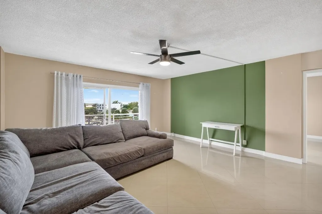 2900 NE 30th Street Fort Lauderdale FL 33306