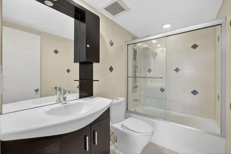 2900 NE 30th Street Fort Lauderdale FL 33306