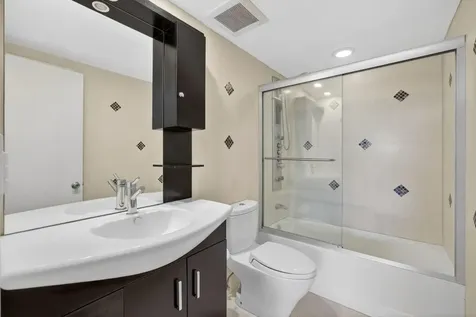 2900 NE 30th Street Fort Lauderdale FL 33306