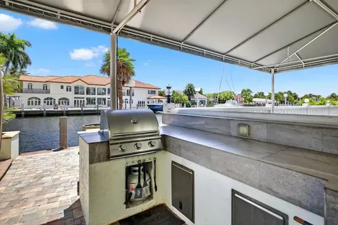 2900 NE 30th Street Fort Lauderdale FL 33306