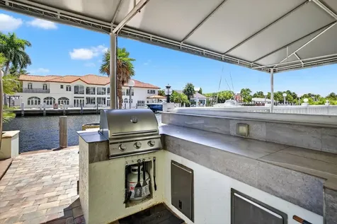 2900 NE 30th Street Fort Lauderdale FL 33306