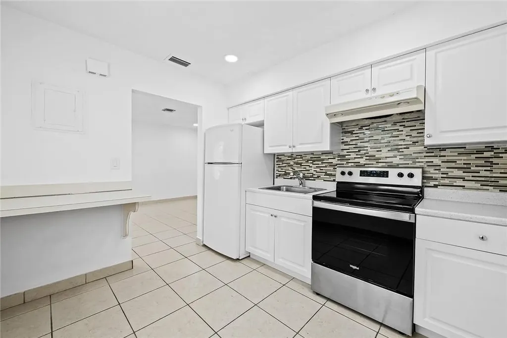581 NW 17th Place Fort Lauderdale FL 33311