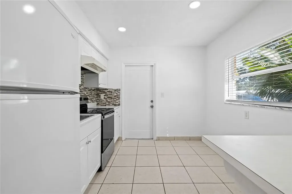 581 NW 17th Place Fort Lauderdale FL 33311