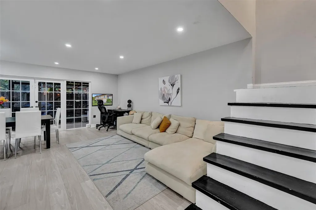 3301 Raleigh Street Hollywood FL 33021