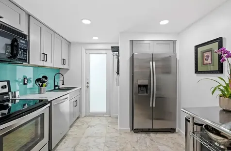 629 Kensington Place Wilton Manors FL 33305