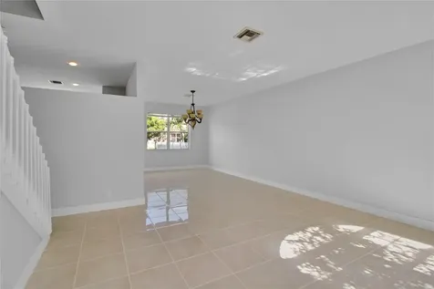 5240 NW 112th Way Coral Springs FL 33076