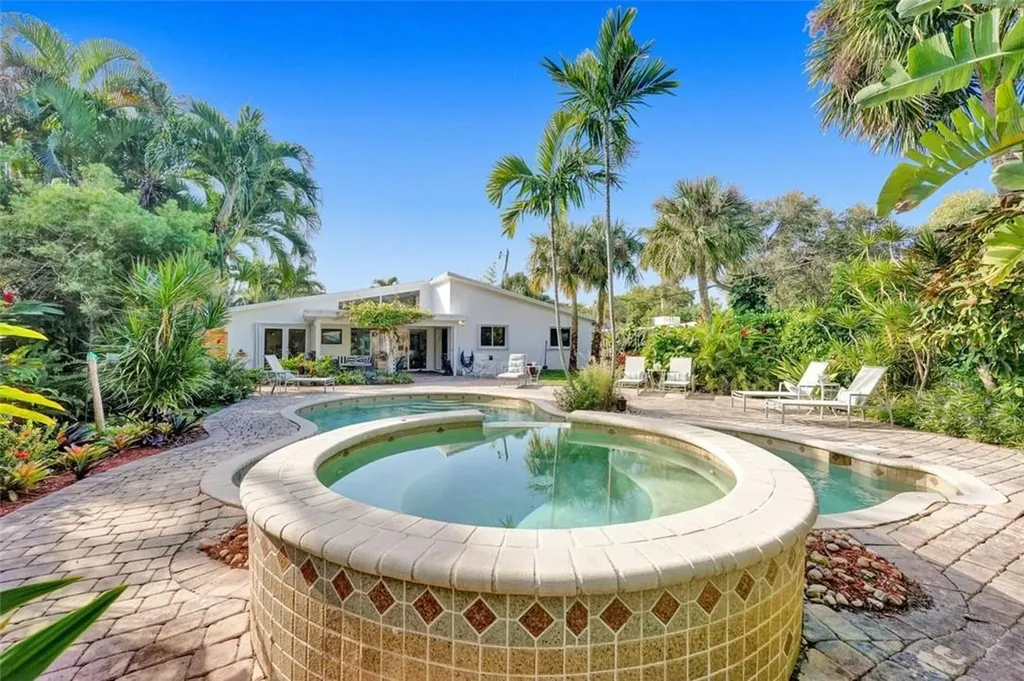 2525 SE 7th Drive Pompano Beach FL 33062