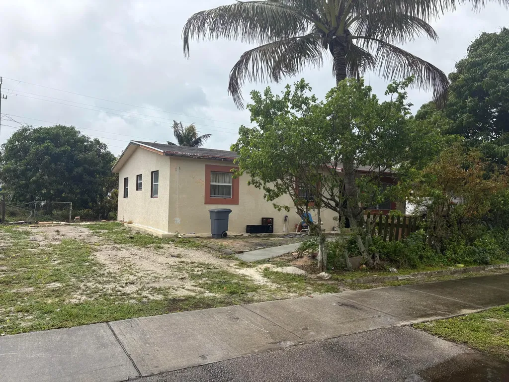 930 NE 52nd Court Deerfield Beach FL 33064