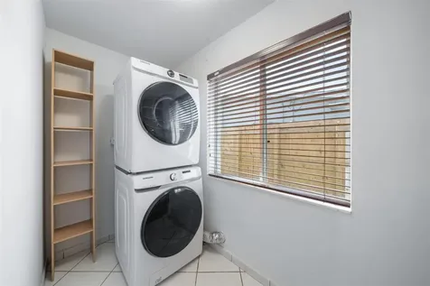 5317 Harrison Street Hollywood FL 33021