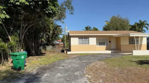 6817 SW 10th Street Pembroke Pines FL 33023