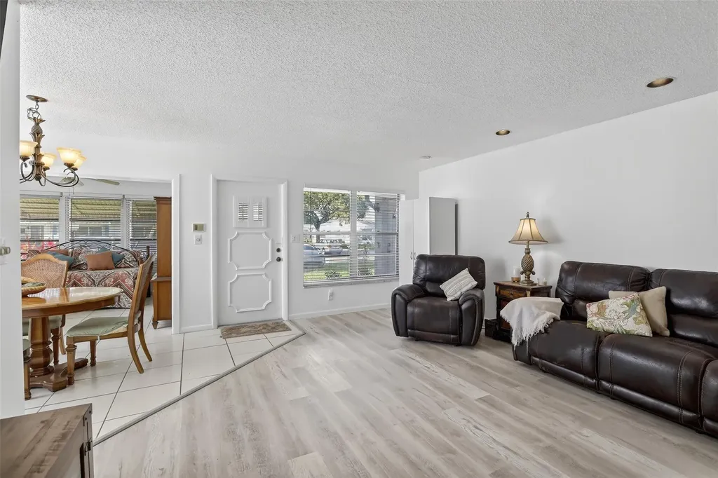 1032 NW 83 Avenue Plantation FL 33322