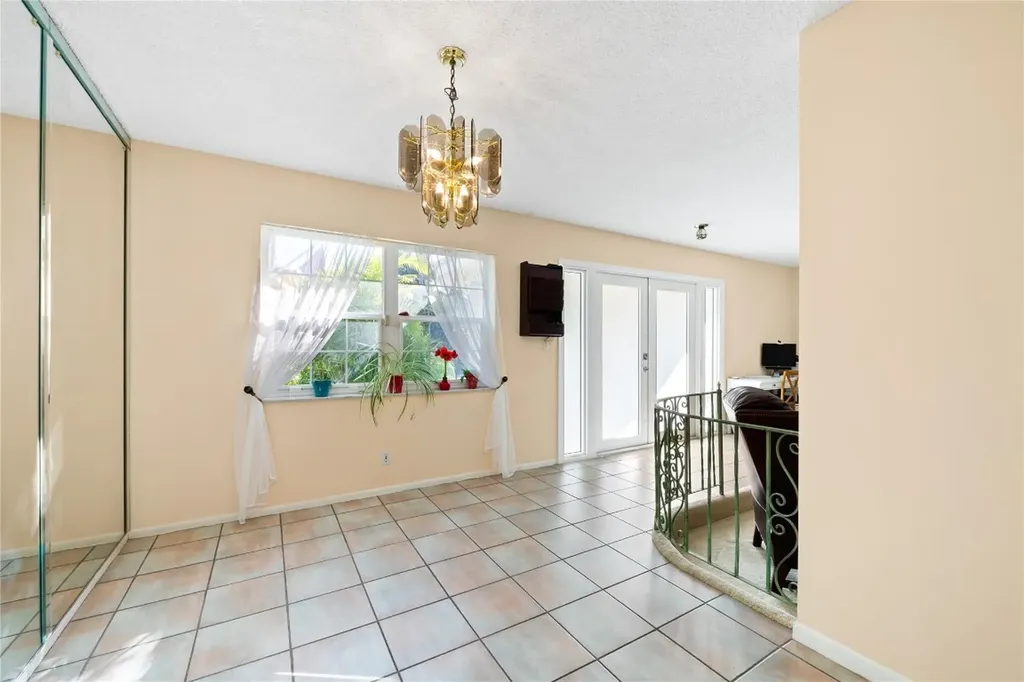 1735 NE 23rd Avenue Fort Lauderdale FL 33305