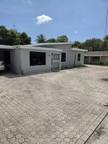 31 Edmund Road West Park FL 33023