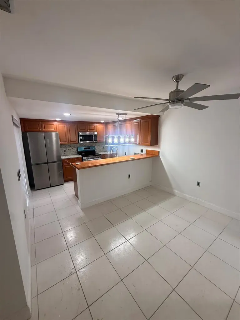 9138 SW 23rd Street Davie FL 33324