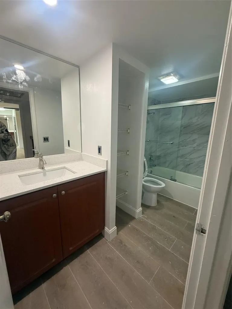 9138 SW 23rd Street Davie FL 33324