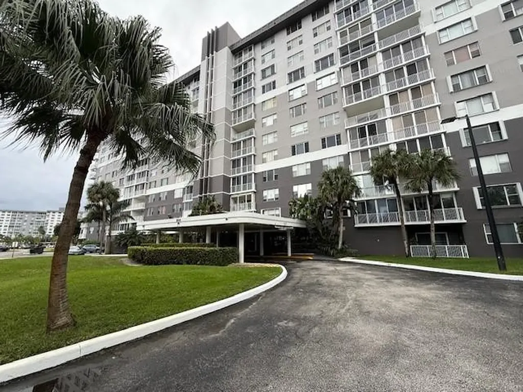 3850 Washington Street Hollywood FL 33021